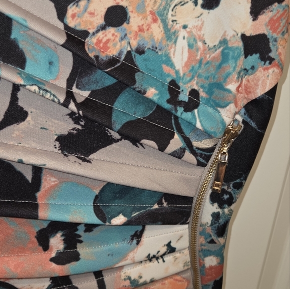 Ivanka Trump, Curvy Floral Starburst Sheath Dress Zipper Size 6 Small to Medium - Picture 4 of 11